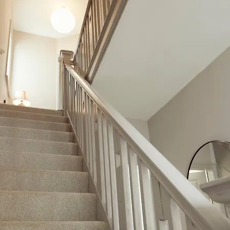 Falcon's End, Luxury House *