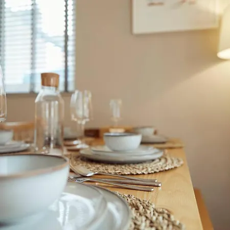 Falcon's End, Luxury House *