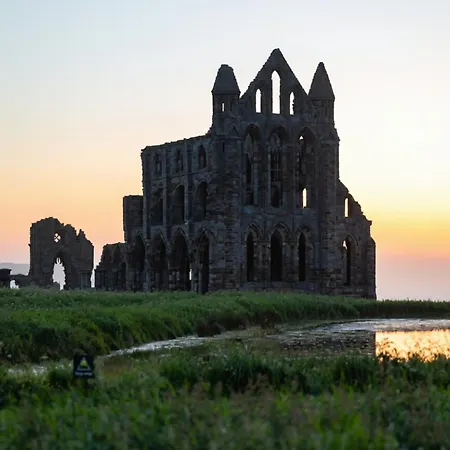 Falcon's End, Luxury House *