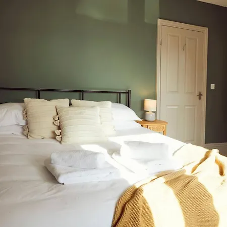 Falcon's End, Luxury House Semesterbostad