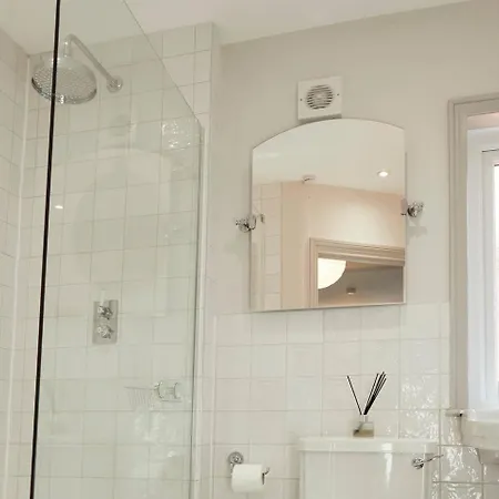 Falcon's End, Luxury House *