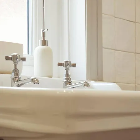 Falcon's End, Luxury House