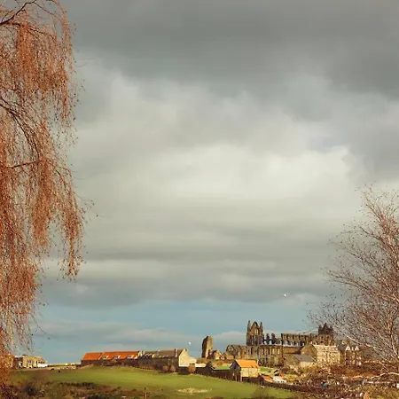 Falcon's End, Luxury House *