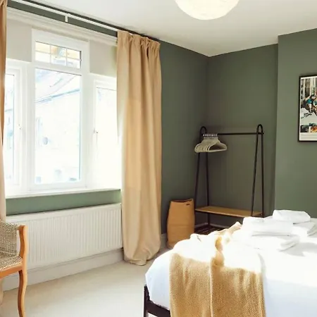 Falcon's End, Luxury House Semesterbostad