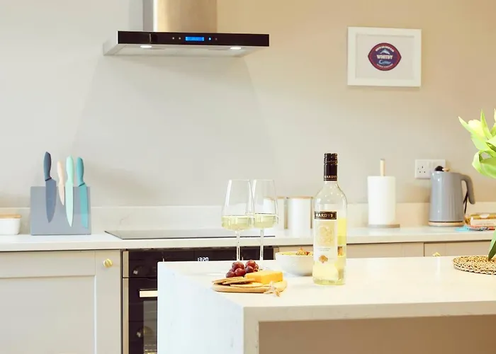 بيت للعطل Falcon's End, Luxury House