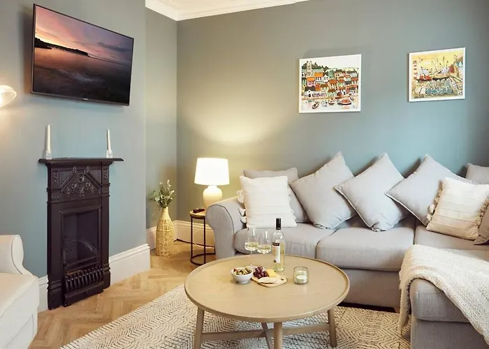 بيت للعطل Falcon's End, Luxury House *