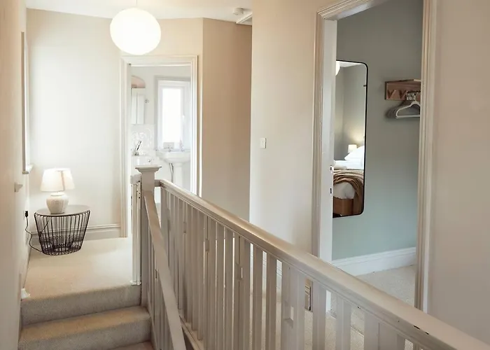 Falcon's End, Luxury House