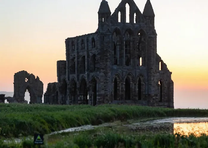 Falcon's End, Luxury House *